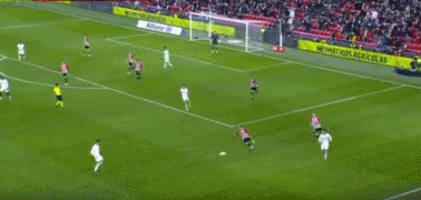 阿森纳主场遭维拉逆转，失去三分，表现不佳，球迷失望。