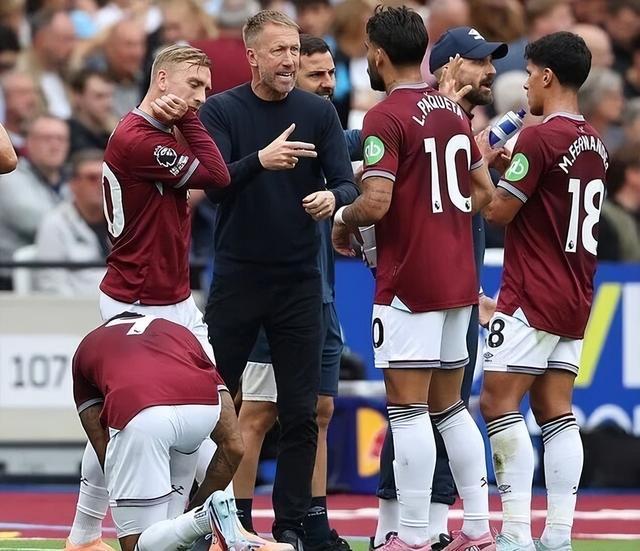 阿尔卡拉斯救球得分引热议，蒂亚福表情包成焦点