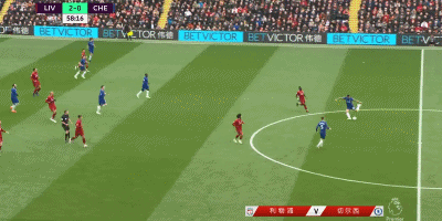 西媒：阿联酋企业慷慨赠送，巴萨球员喜获黄金iPhone