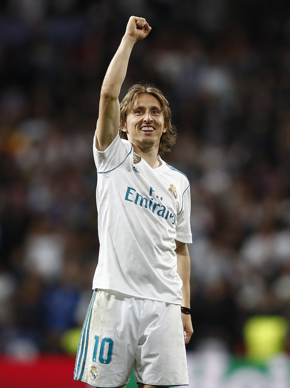 拜仁莱万多夫斯基连续两场梅开二度